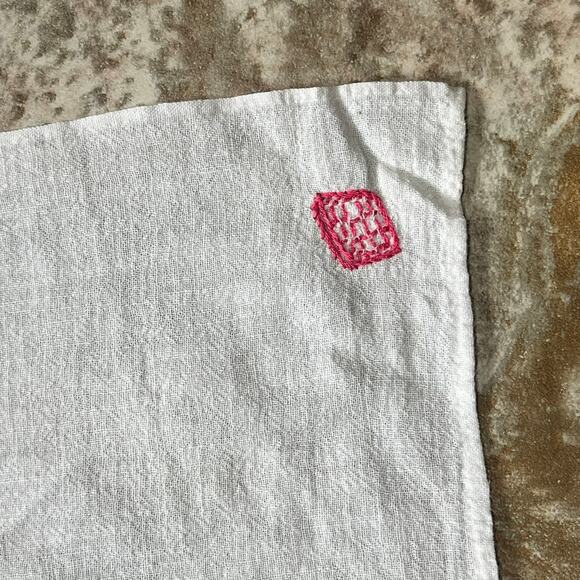 Vintage White Linen Tea Towel Red Embroidered Teapot Cup 1950s Kitchen Decor - Picture 6 of 9